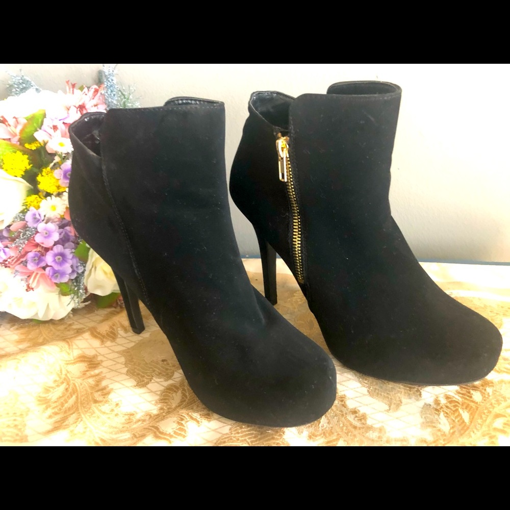 SOLD⭐️⭐️Black boots Suede ankle boots